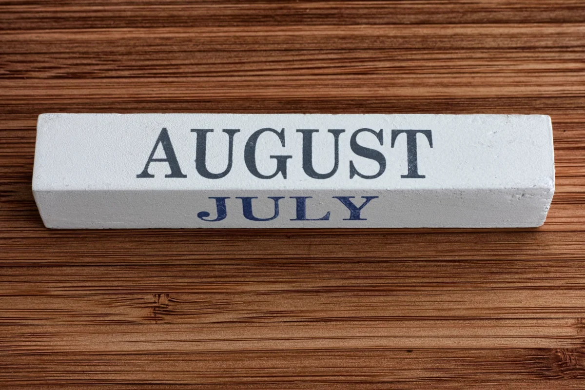 Juli August